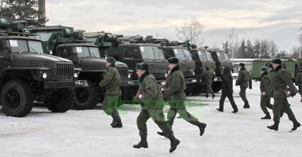 10 мобильных аппаратных Н-18-1М, сделаных в Осиповичах, торжественно передали в войска