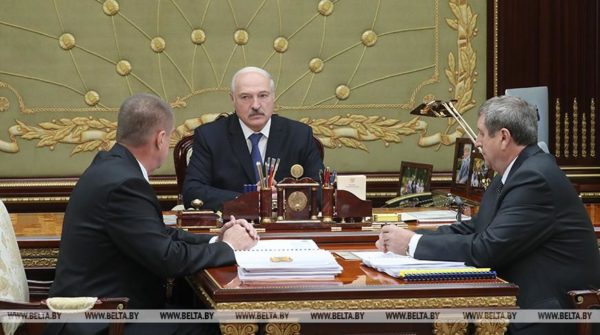 Александр Лукашенко встретился с председателем Могилевского облисполкома Леонидом Зайцем и помощником Президента Михаилом Русым