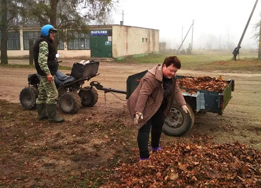 В районном субботнике участие приняли жители Гродзянки