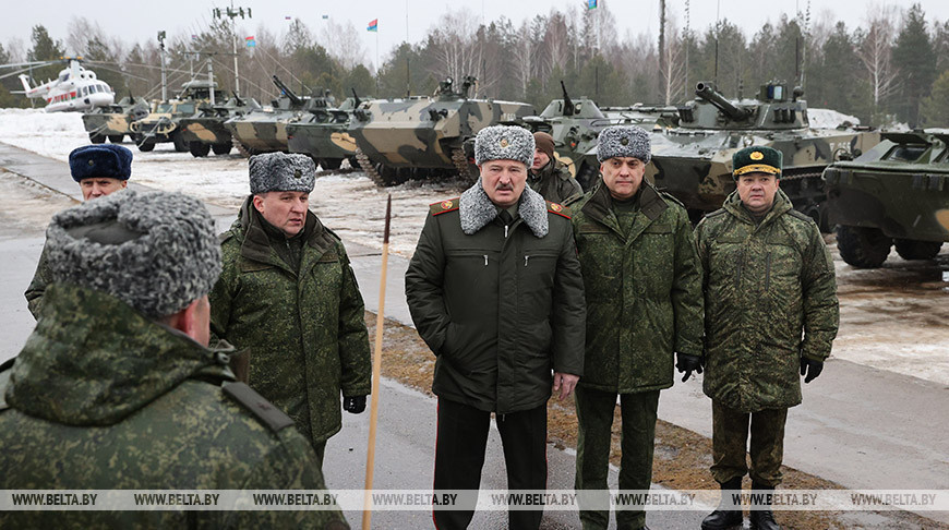 Лукашенко посещает учение “Союзная решимость – 2022” на полигоне под Осиповичами