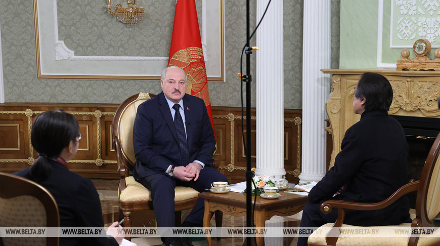 Лукашенко: если Зеленский не заключит с Путиным договор, то потом придется подписать акт о капитуляции