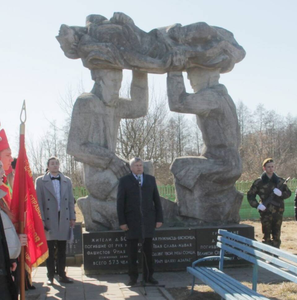Адгукаецца болем