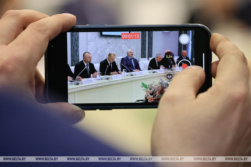 Лукашенко рассказал о памятниках путинского периода, среди которых и остров Русский во Владивостоке