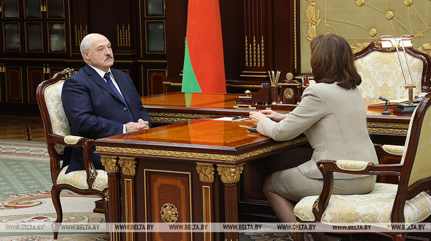 “Что говорит народ?” Лукашенко провел рабочую встречу с Кочановой