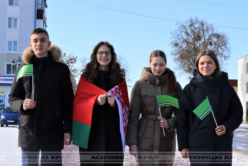 В этом году в День Конституции и в ходе акции “Мы — граждане Беларуси!” в Осиповичском районе получат паспорта свыше 20 школьников