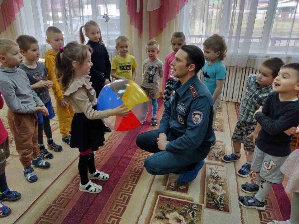 Осиповичские спасатели посетили детские сады №1 «Журавинка» и №2 «Ромашка»
