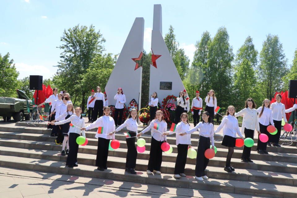 Сегодня наша страна впервые отмечает День Государственного флага, Государственного герба и Государственного гимна Республики Беларусь