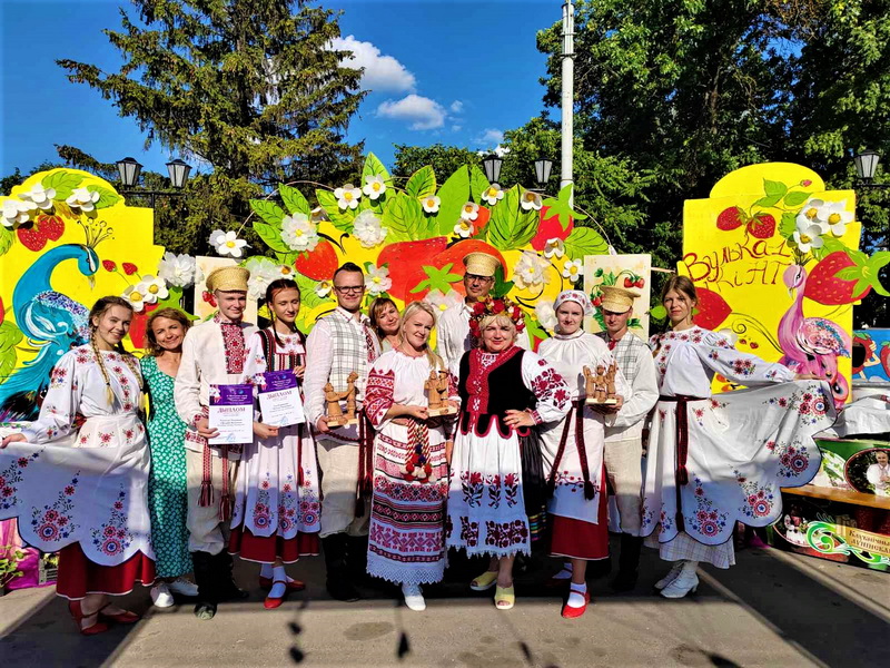 Народный ансамбль белорусской песни и музыки “Сузор’е”, представлявший Могилёвщину в рамках “Славянского базара в Витебске” на юбилейном Х Международном турнире национальных танцев “Танчым разам”, завоевал восемь дипломов