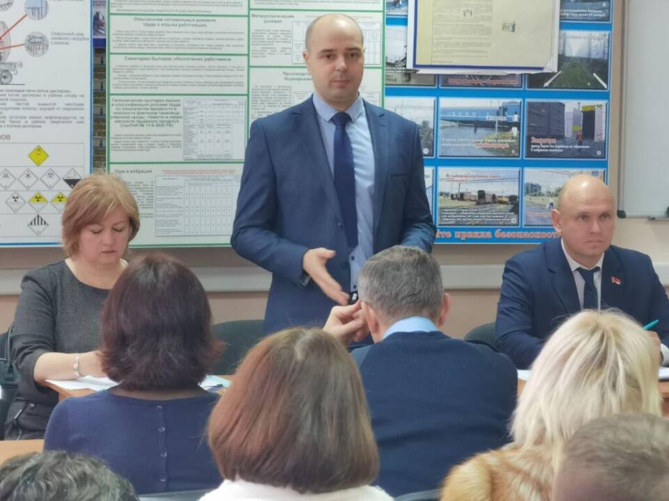 Профсоюзный правовой прием граждан прошел сегодня на базе Осиповичского вагонного депо.