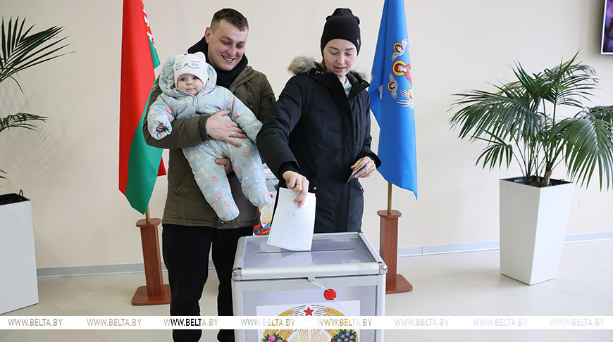 Лукашенко отметил неожиданно высокую явку на прошедших выборах депутатов