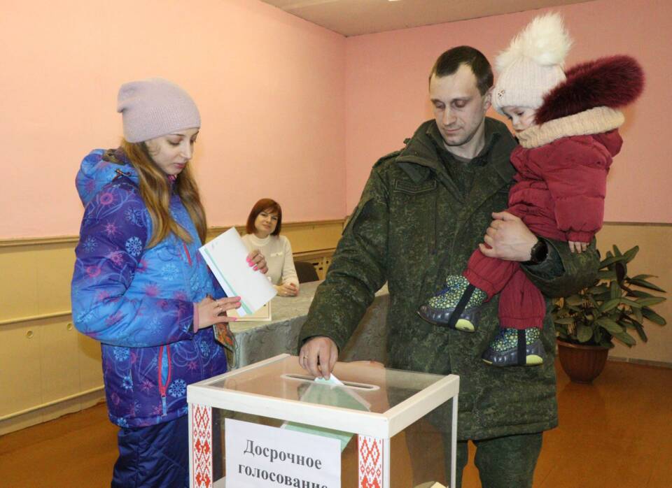 Для многих белорусов поход на выборы – настоящее семейное мероприятие