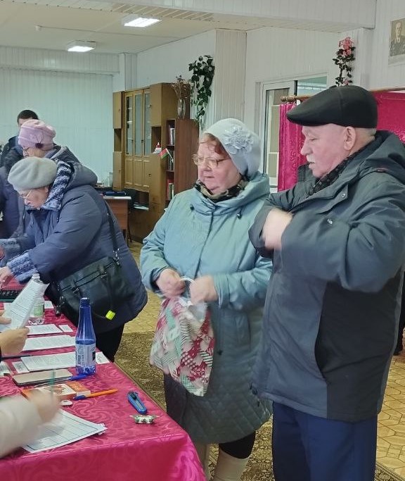 Актыўна прымаюць удзел у выбарах і жыхары вёскі Цэль