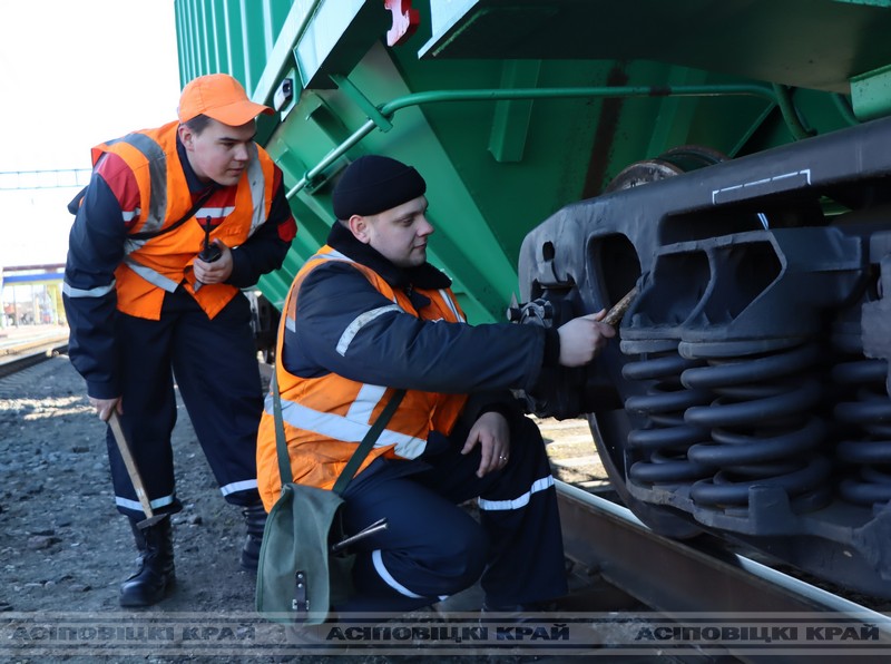 Моладзі сярод мноства прафесій часам цяжка бывае зарыентавацца і выбраць патрэбную