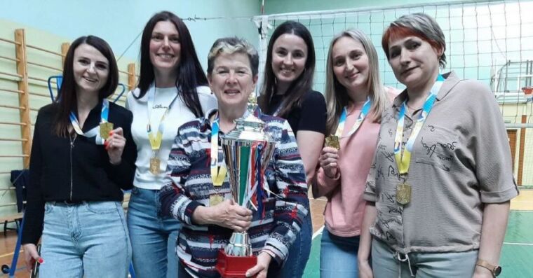Женская команда из Елизово покоряет турнир: результаты VII турнира по волейболу в Кличеве