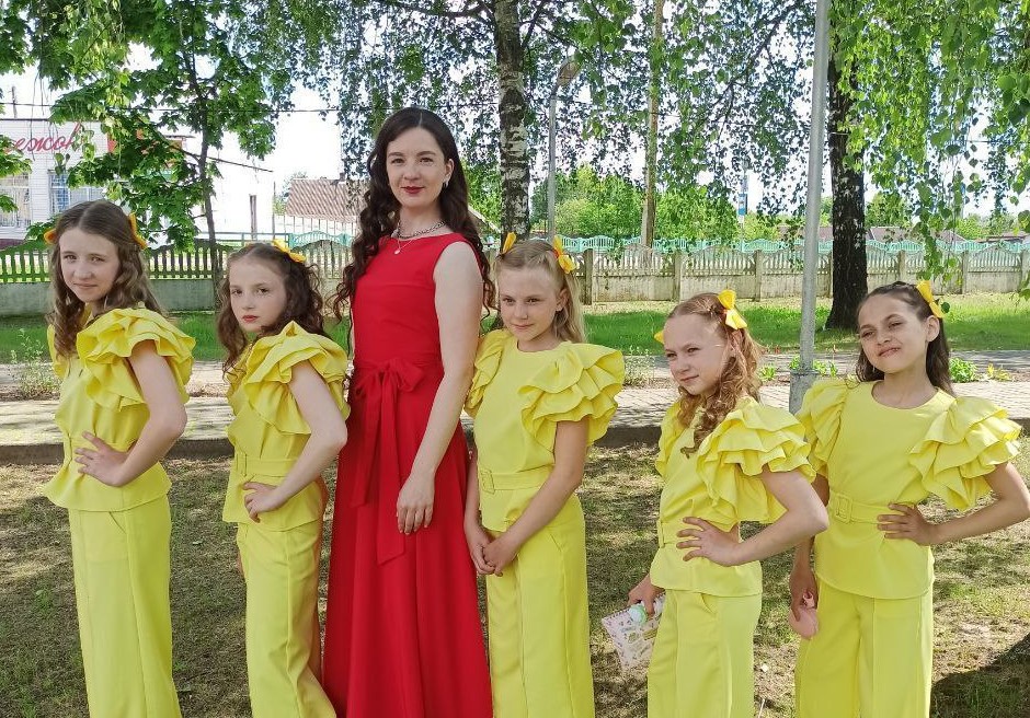 Яркие выступления юных артистов на XV фестивале «Хваля» збірае сяброў» в Вязьевском сельском Доме культуры