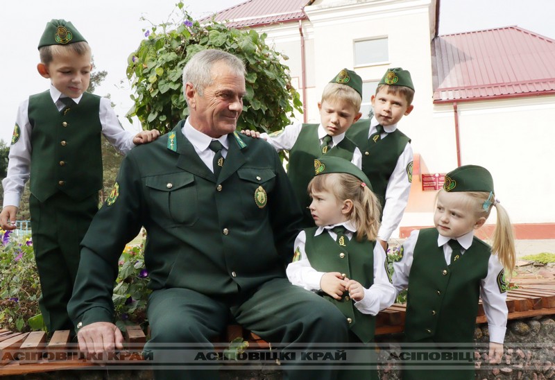 Памочнік ляснічага Брыцалавіцкага лясніцтва Іван Аляшкевіч — адзін з найбольш вопытных работнікаў лясгаса і служыць прыкладам для многіх