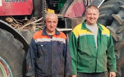 562 тоны намалочанага збожжа. Такі працоўны вынік атрымаўся сёлета ў экіпажа камбайна КЗС-1218 у складзе старшага камбайнера Паўла Грыцкевіча і памочніка камбайнера Аляксандра Кірычэнкі з ААТ “ВязаўніцаАгра” пасля ўборкі ніў