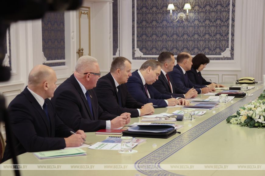 Лукашенко: пятилетка будет непростой, но общество едино, а экономика демонстрирует неплохие результаты