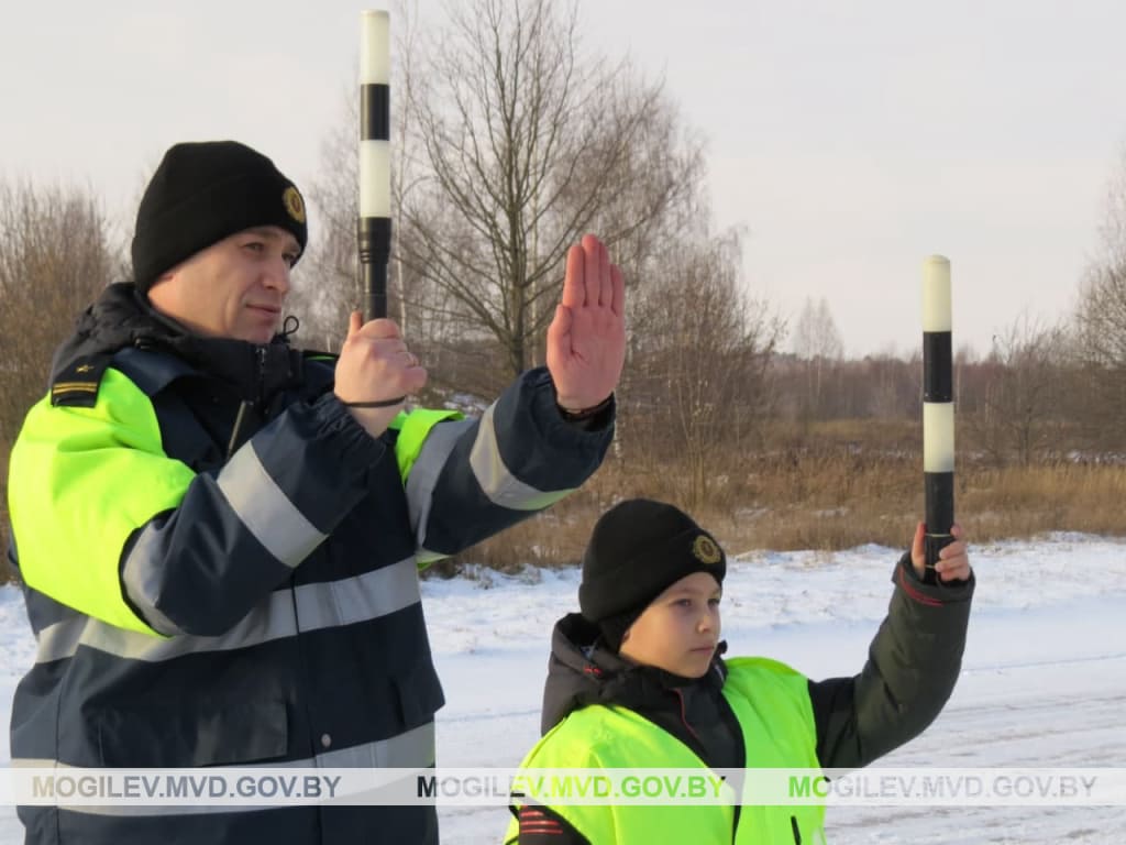 Отдел ГАИ ОВД Оcиповичского райисполкома сообщает :с 16 по 20 декабря в Могилевской области проходит Неделя детской безопасности.