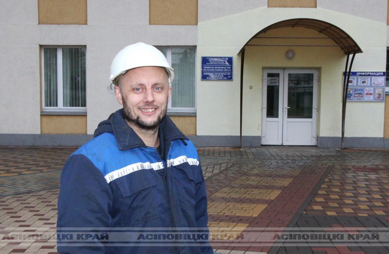 Сергей Рожков один из самых опытных машинистов оборудования поточных и конвейерных линий завода железобетонных изделий