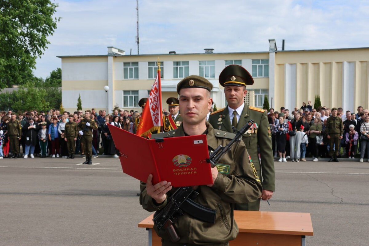Новое пополнение Осиповичского гарнизона приняло Военную присягу