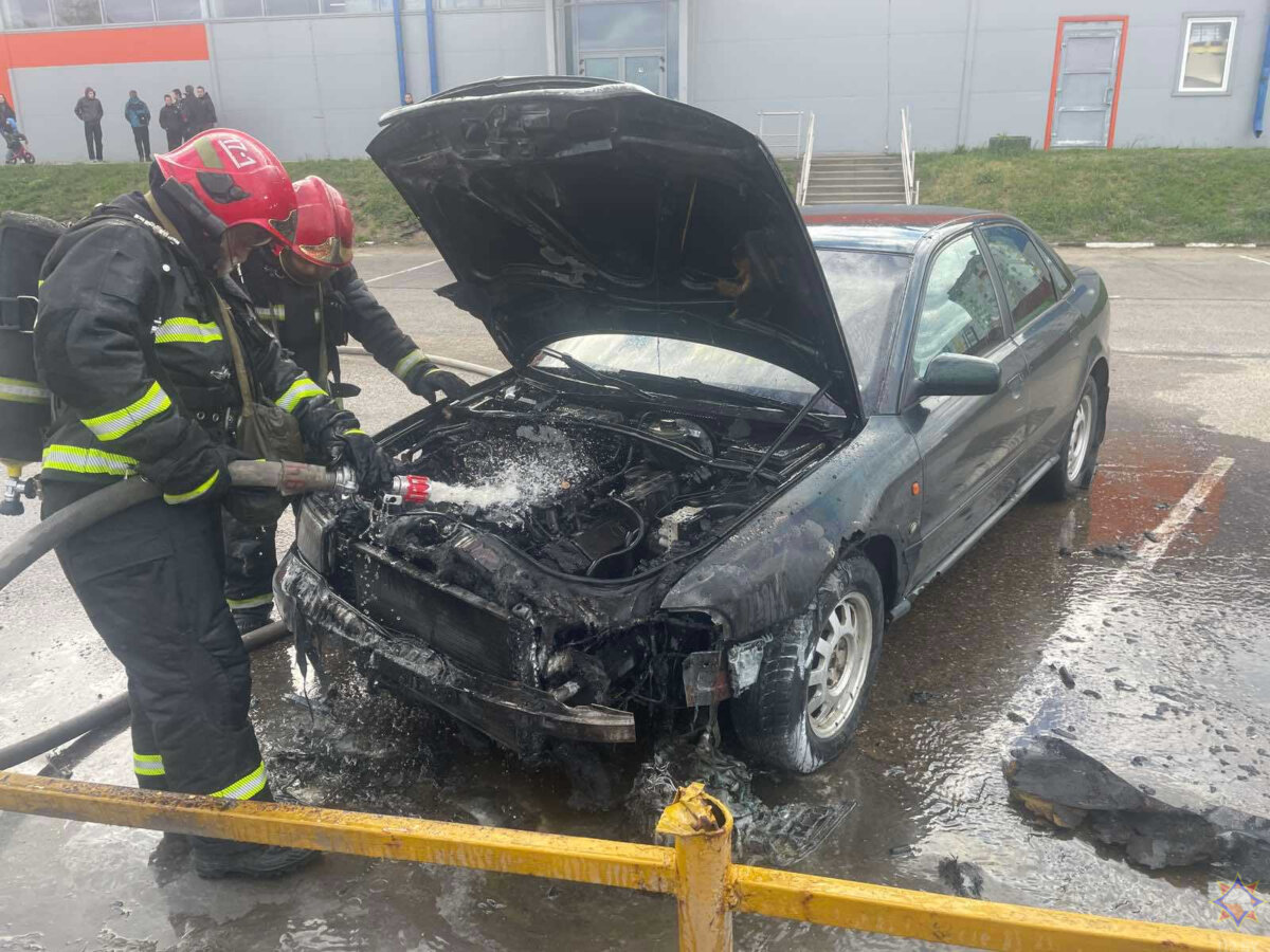 Audi A6 загорелась в Осиповичах