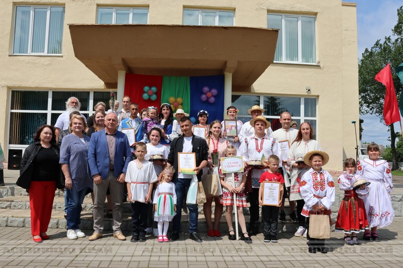 В агрогородке Вязье прошел районный этап республиканского семейного проекта “Властелин села”