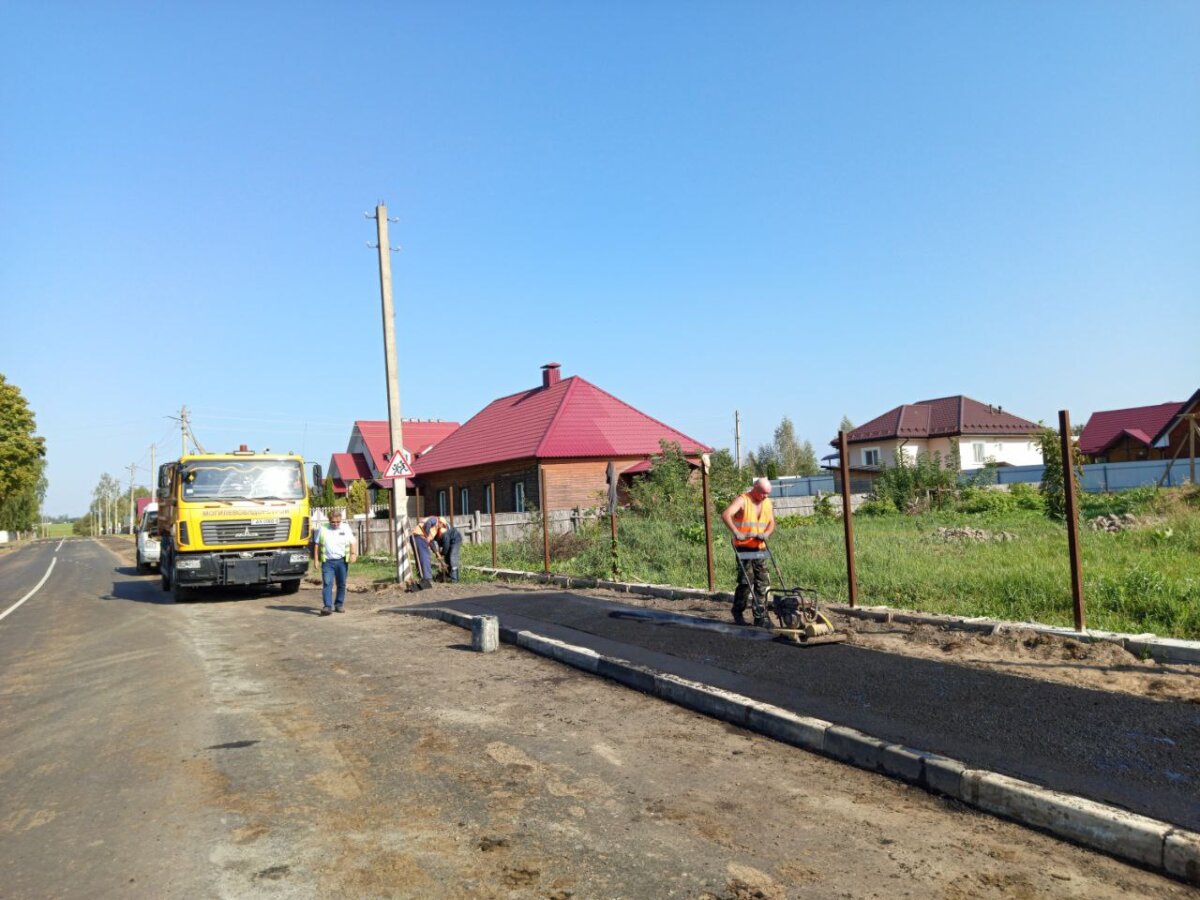 В а.г. Вязье Осиповичского района активно проводится ремонт улично-дорожной сети