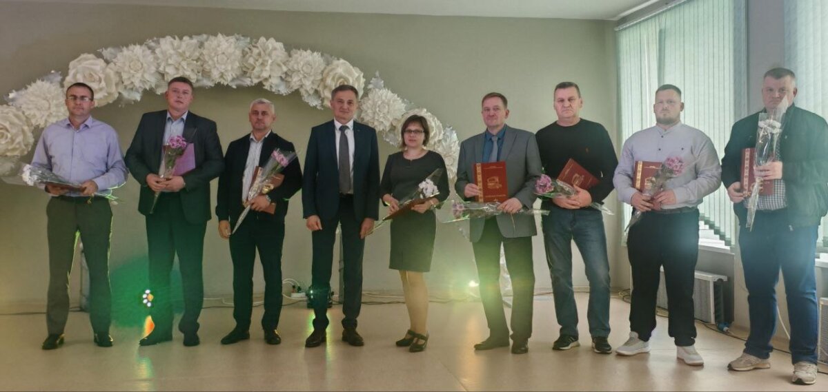 Люди труда — гордость страны! В общежитии ОАО “ОЗАА” прошла концертная программа, приуроченная к Дню машиностроителя