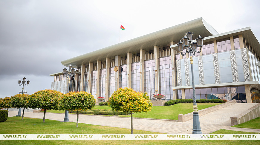Лукашенко заслушал доклады Крутого и Кочановой. В числе главного — совещание по Витебщине и мониторинг в торговле