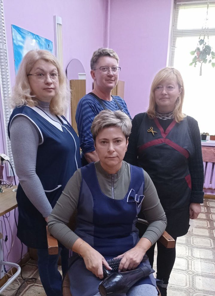 Легендарная парикмахерская Осиповичского КБО: как менялась мода, а качество — нет