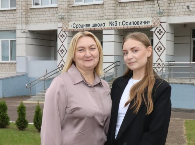 Мать — учитель с 30-летним стажем, дочь — молодой специалист. Семейная история ко Дню учителя