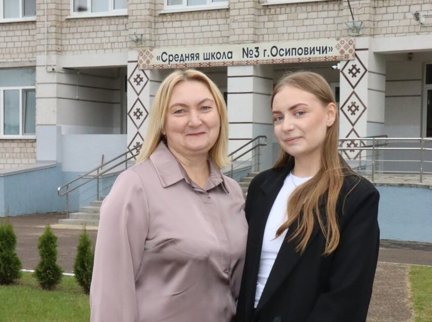 Мать — учитель с 30-летним стажем, дочь — молодой специалист. Семейная история ко Дню учителя