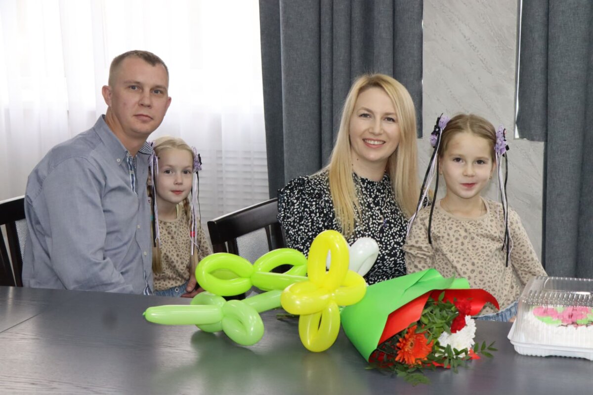 Сяргей Ганчаронак сёння прымае віншаванні ад самых родных — дваіх сыноў і дзвюх дачушак