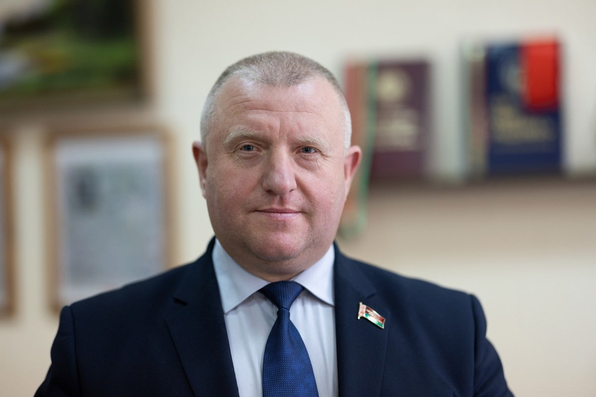 Олег Дьяченко проведет прямую телефонную линию и личный прием граждан в Осиповичах