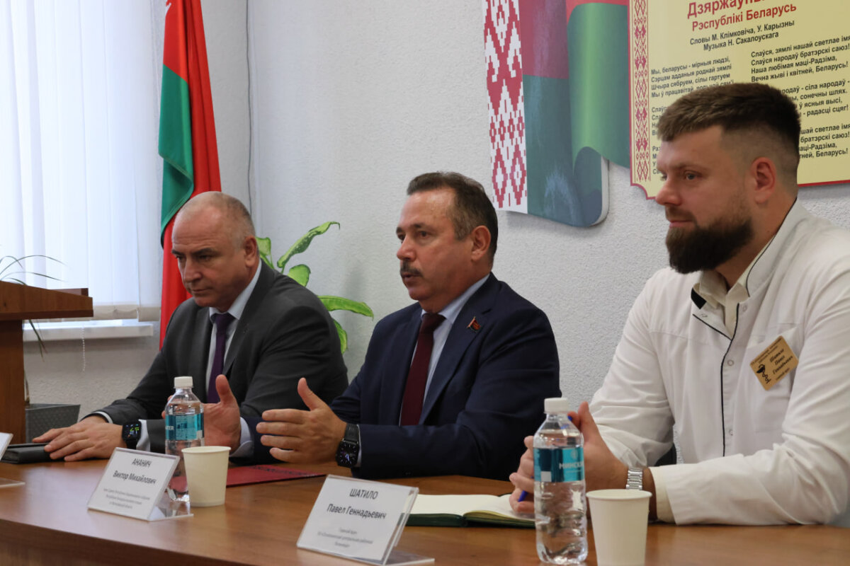 Виктор Ананич о работе в округе: «Осиповчане любят свой город, поэтому стремятся к его благоустройству»