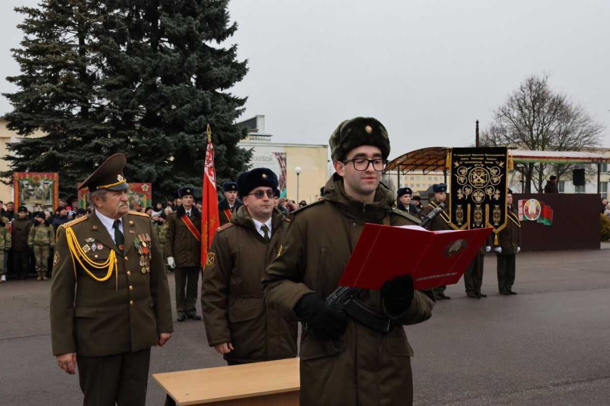 Новое пополнение Осиповичского гарнизона приняло военную присягу