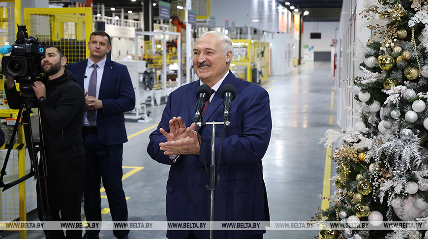 Лукашенко поблагодарил «Горизонт » за сохранение социальной нагрузки 