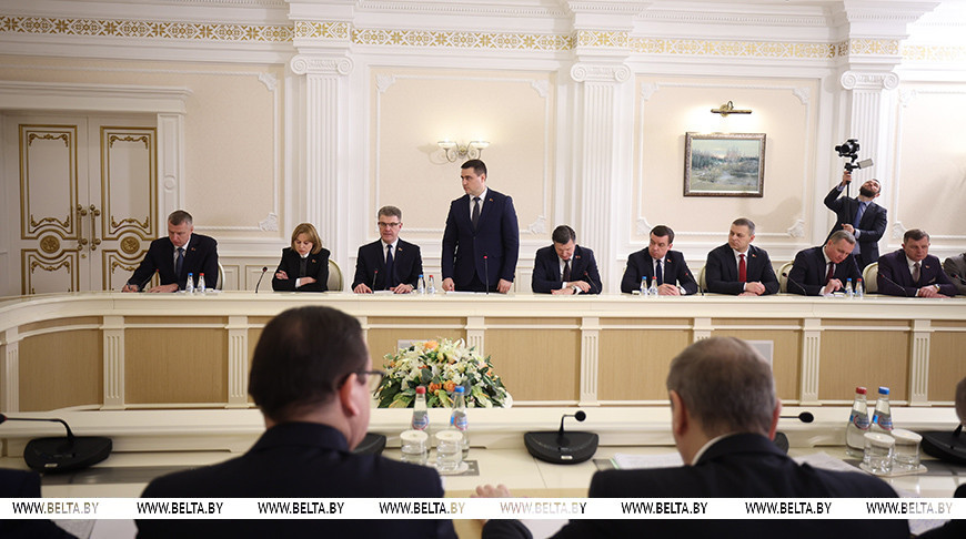 Лукашенко поручил еще раз детально изучить проект создания в Беларуси нового образовательного центра 