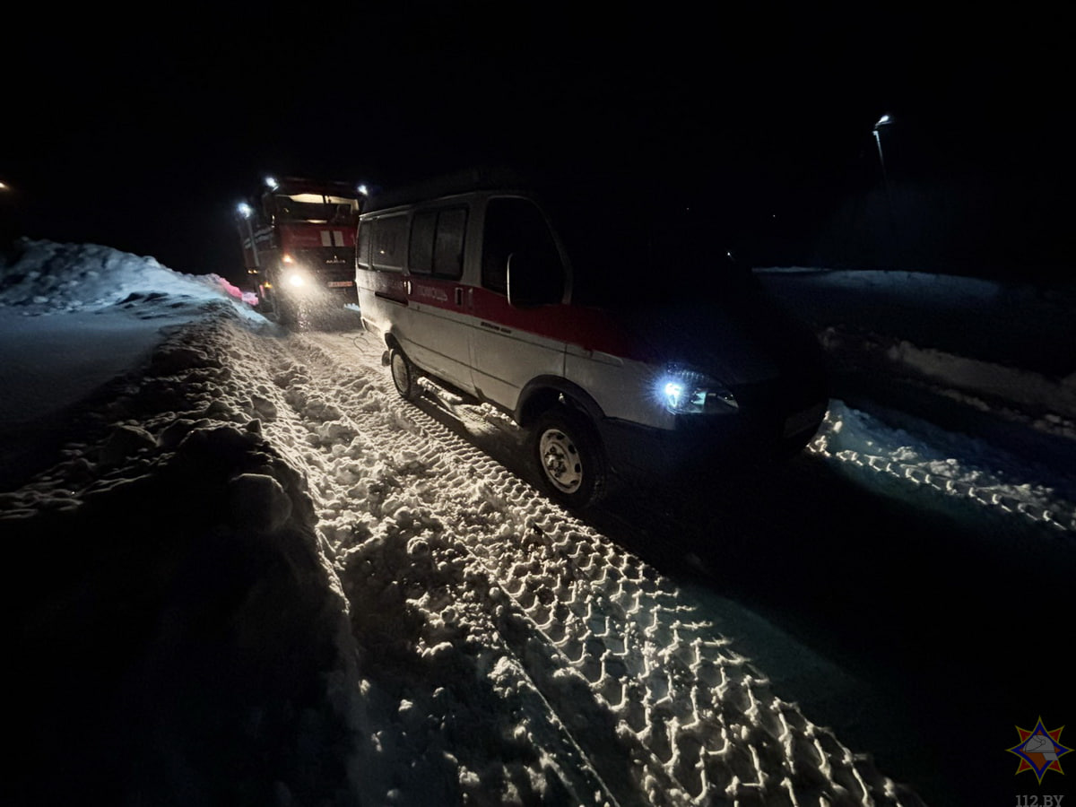 В Осиповичском районе спасатели освободили технику из снежного плена