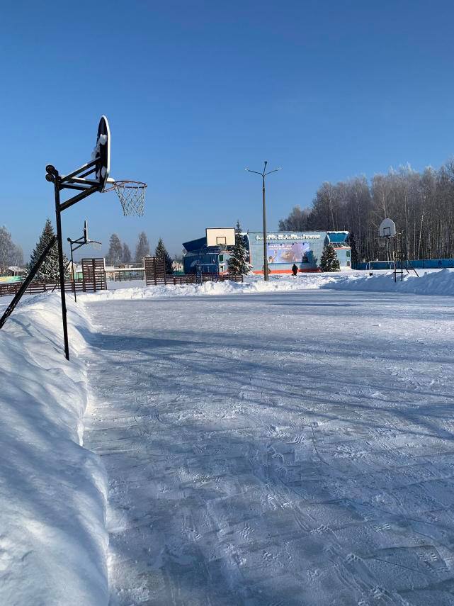 Отличная новость для любителей активного отдыха! На ФОК «Юность» появился каток