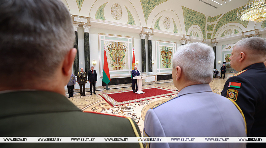 Лукашенко: мир втягивается в очередную безумную гонку вооружений, в том числе ядерных