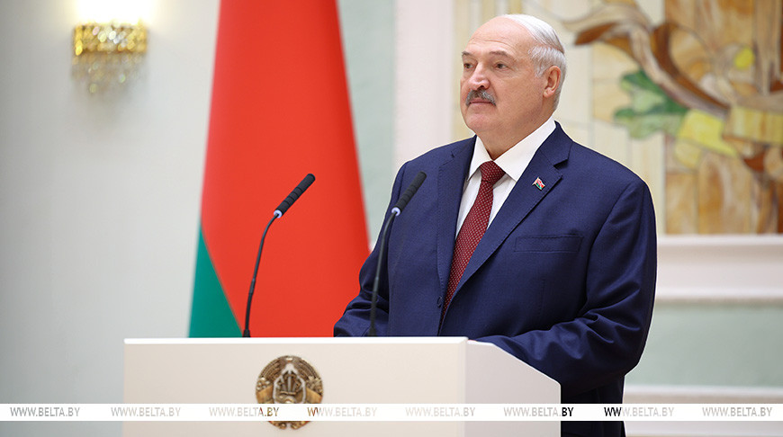 Едины в стремлении сделать страну лучше. Лукашенко в преддверии 8 Марта вручил женщинам госнаграды