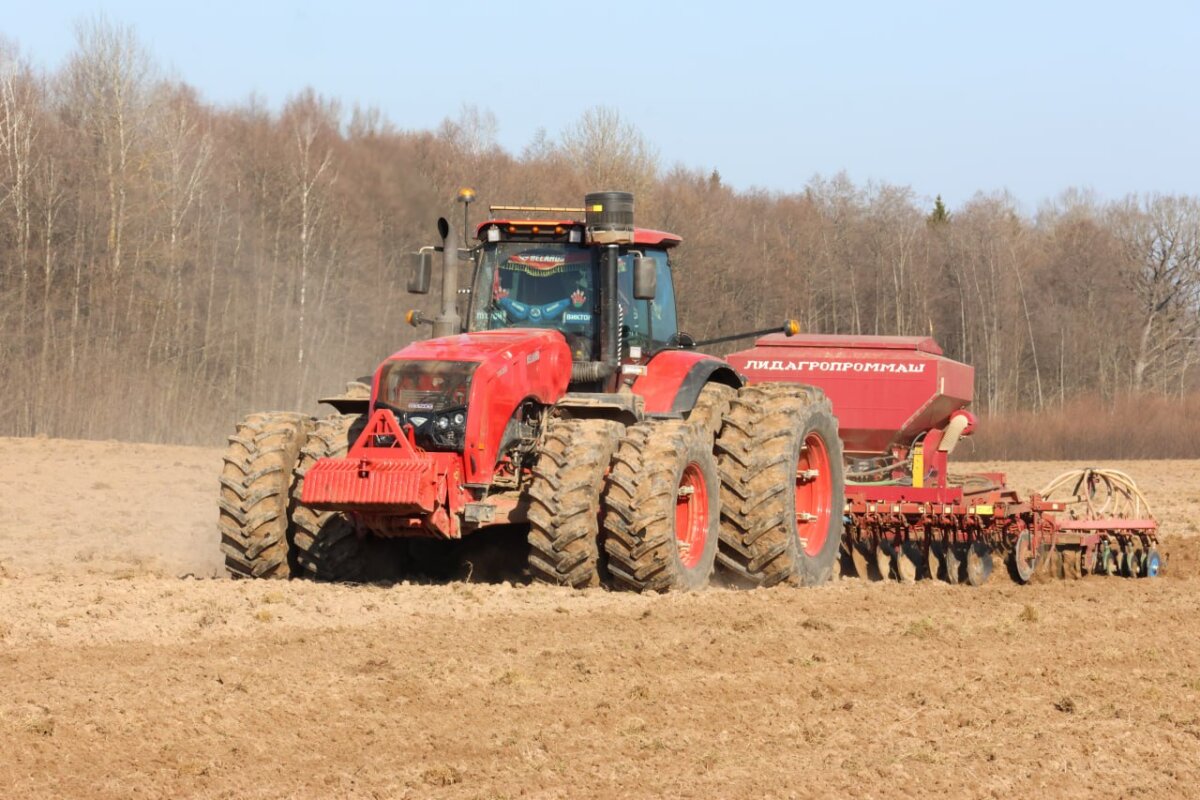 У ААТ «ВязаўніцаАгра» стартавала веснавая сяўба