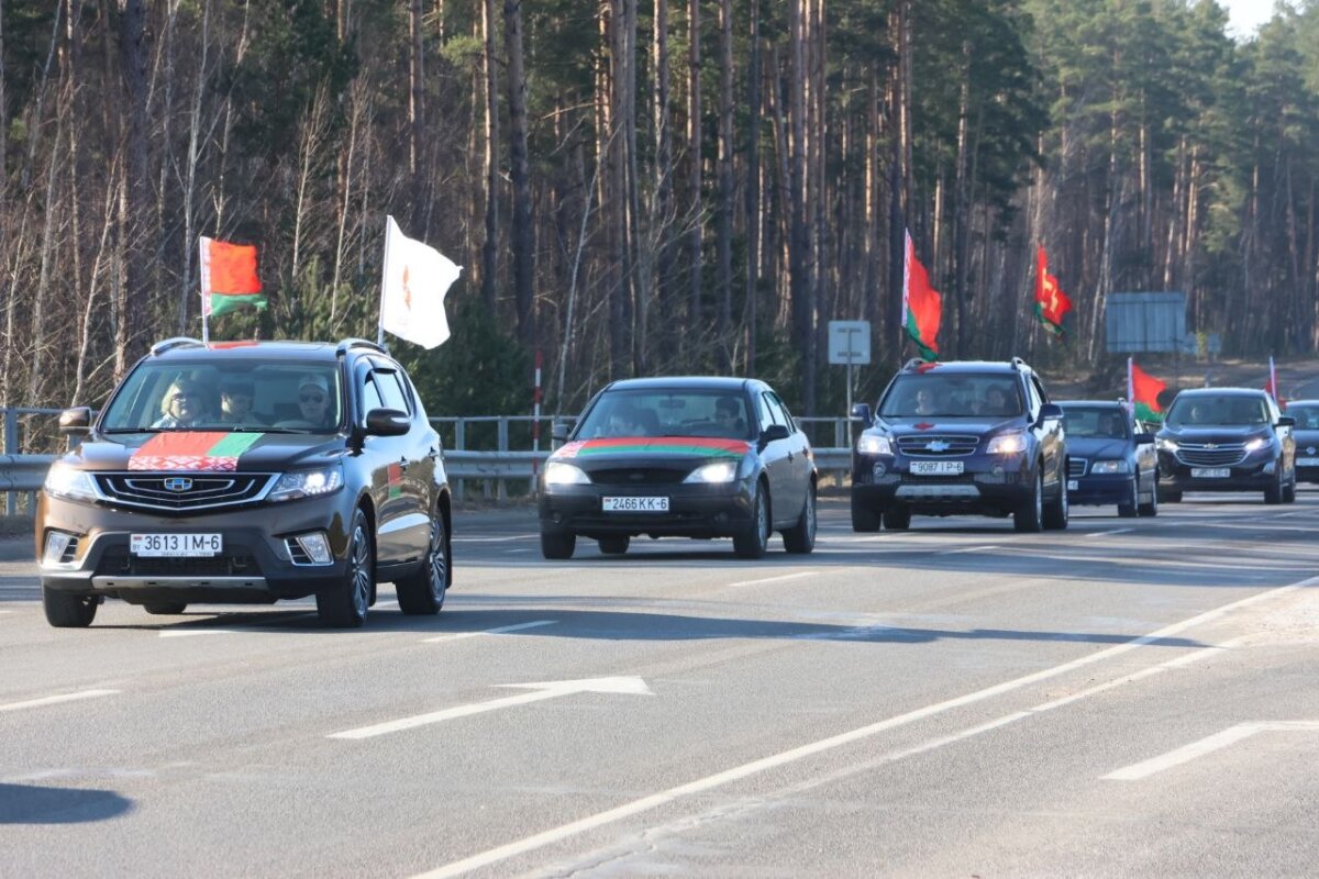 «Память сердца»: молодежный автопробег к трагическим страницам истории Осиповичского района