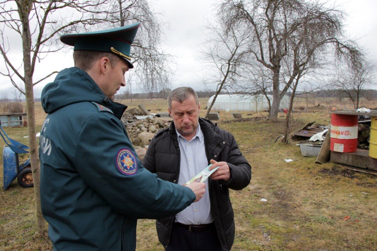 Осиповичские спасатели усилили контроль за весенними палами