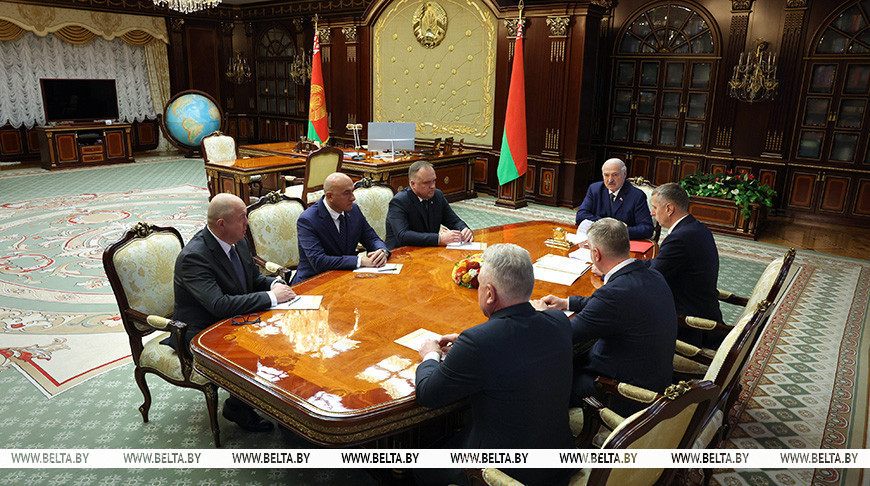 Новый вице-премьер, министры и местная вертикаль. Итоги кадрового дня у Президента