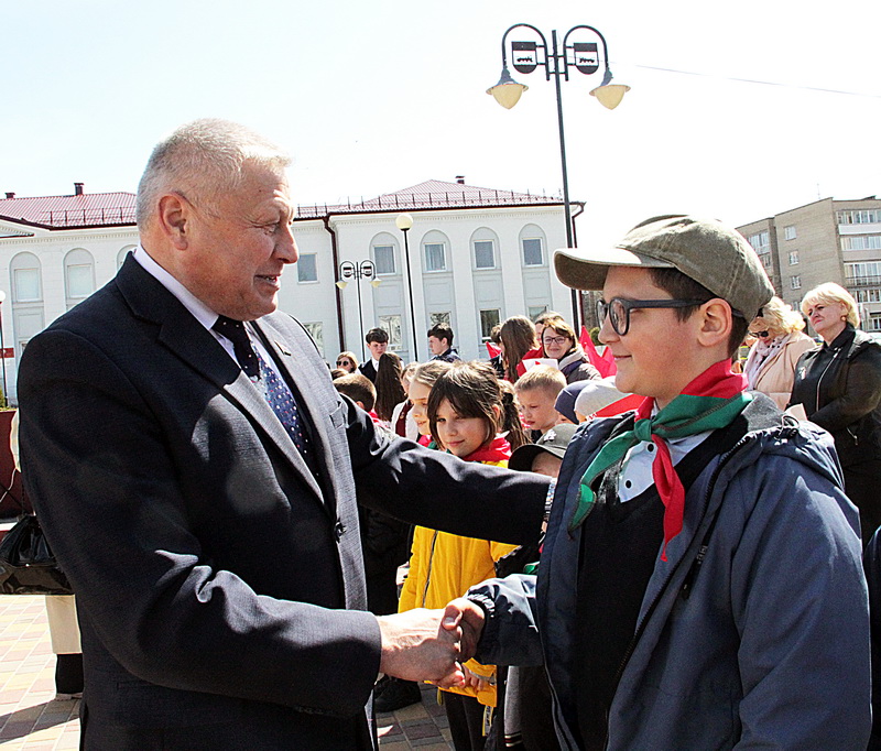Памятное мероприятие, посвященное дню рождения Владимира Ильича Ленина, организовали на одноименной площади 22 апреля