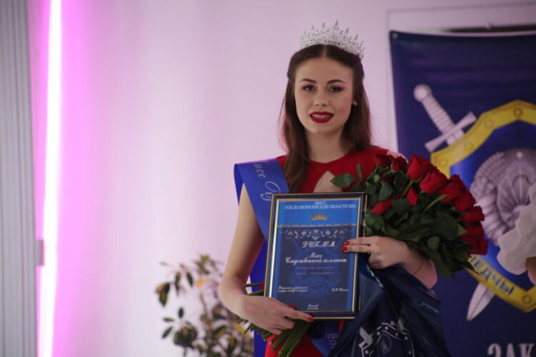 Студентка из Осиповичей Ангелина Довгаль завоевала корону победительницы на региональном этапе республиканского конкурса «Мисс Следственный комитет — 2026»