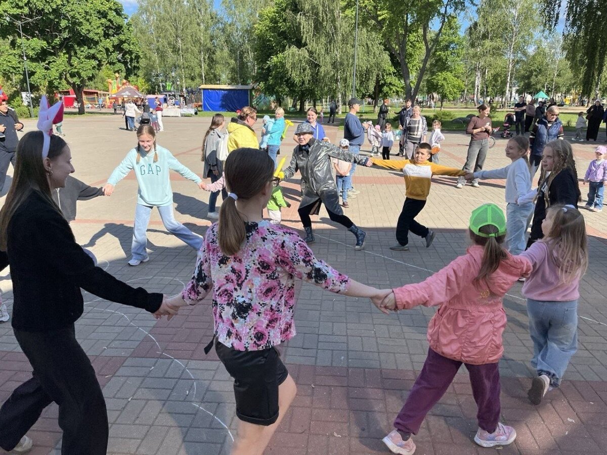 В Осиповичах в преддверии Дня защиты детей прошел праздник «Мир детства — мир чудес»